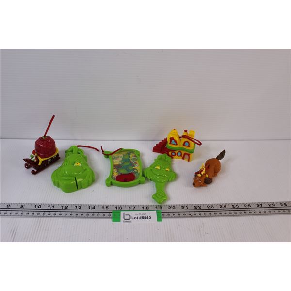 (6) Grinch Ornaments & Mirror
