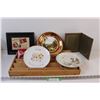 Image 1 : (3) Decorative Wall Plates, Wooden Tray, Cigarette Tin & Picture, Empty Picture Frame
