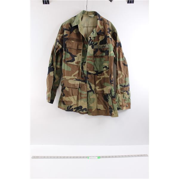 *Size Small Long Camouflage U.S Army Badged Shirt - Small Tear On Back