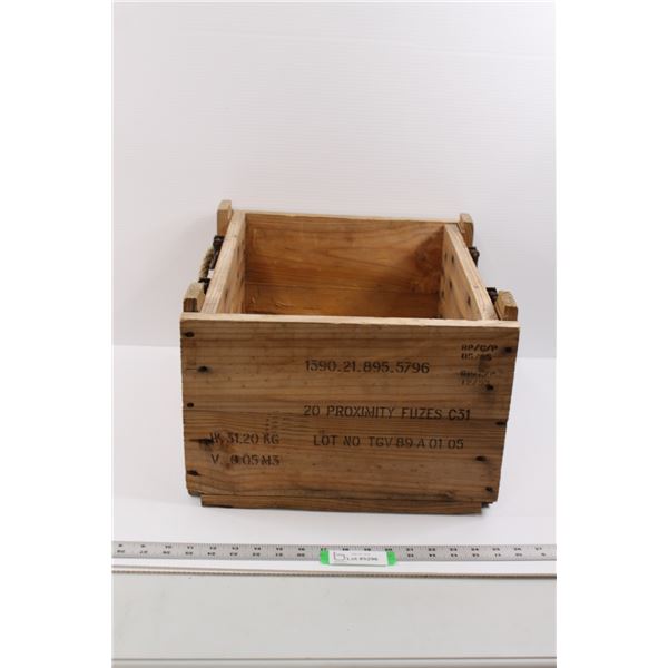 Proximity Fuses Crate w/ Rope Handles, Latches - No Lid