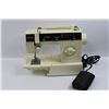 Image 2 : Vintage Singer Sewing Machine in Working Condition