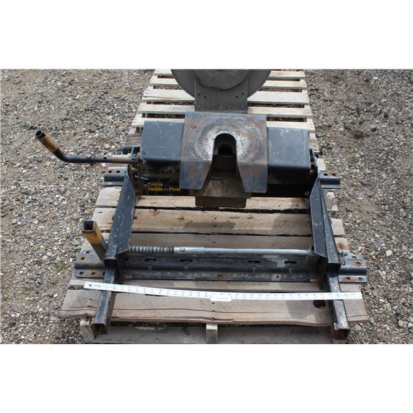 **Hijacker "Ultra Slide 5th Wheel Hitch w/Adjustable Rails