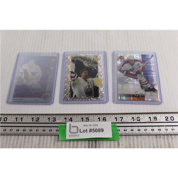 (3) Wayne Gretzky Retro Hockey Cards
