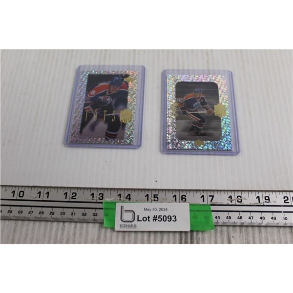 (2) Wayne Gretzky Retro Oilers Hockey Cards