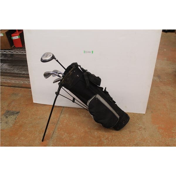 *Junior Future Tour Golf Clubs w/Bag on Stand