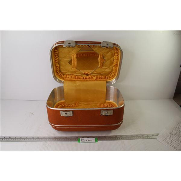 Vintage Samsonite Travel Case (vinyl peeling)