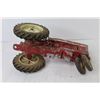 Image 3 : Vintage Metal International Tractor
