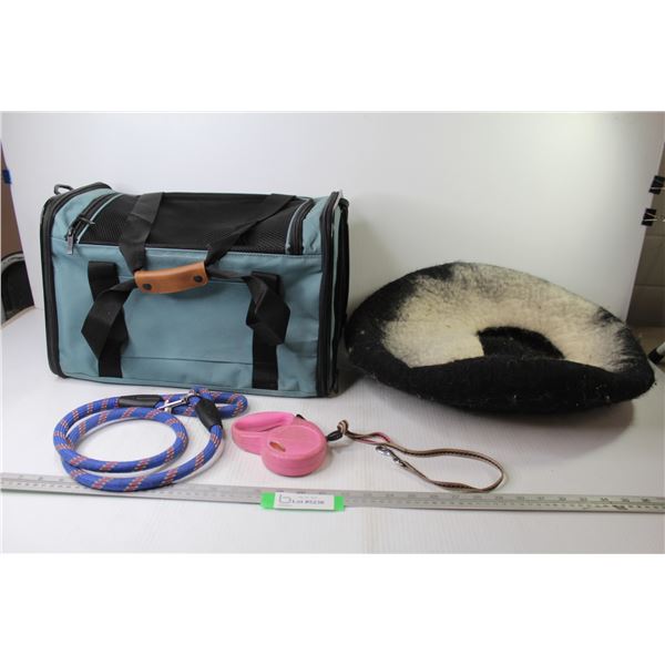 Akinerri Pet Travel Case - Rope Leash - Retractable Leash - Cat Cave
