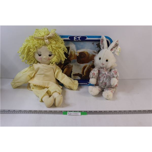 (3) E.T. Metal Serving Tray & 2 - Stuffies