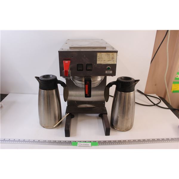 * (3) Industrial Restaurant Coffee Maker & 2 - Coffee Carafes- Does Not Power on