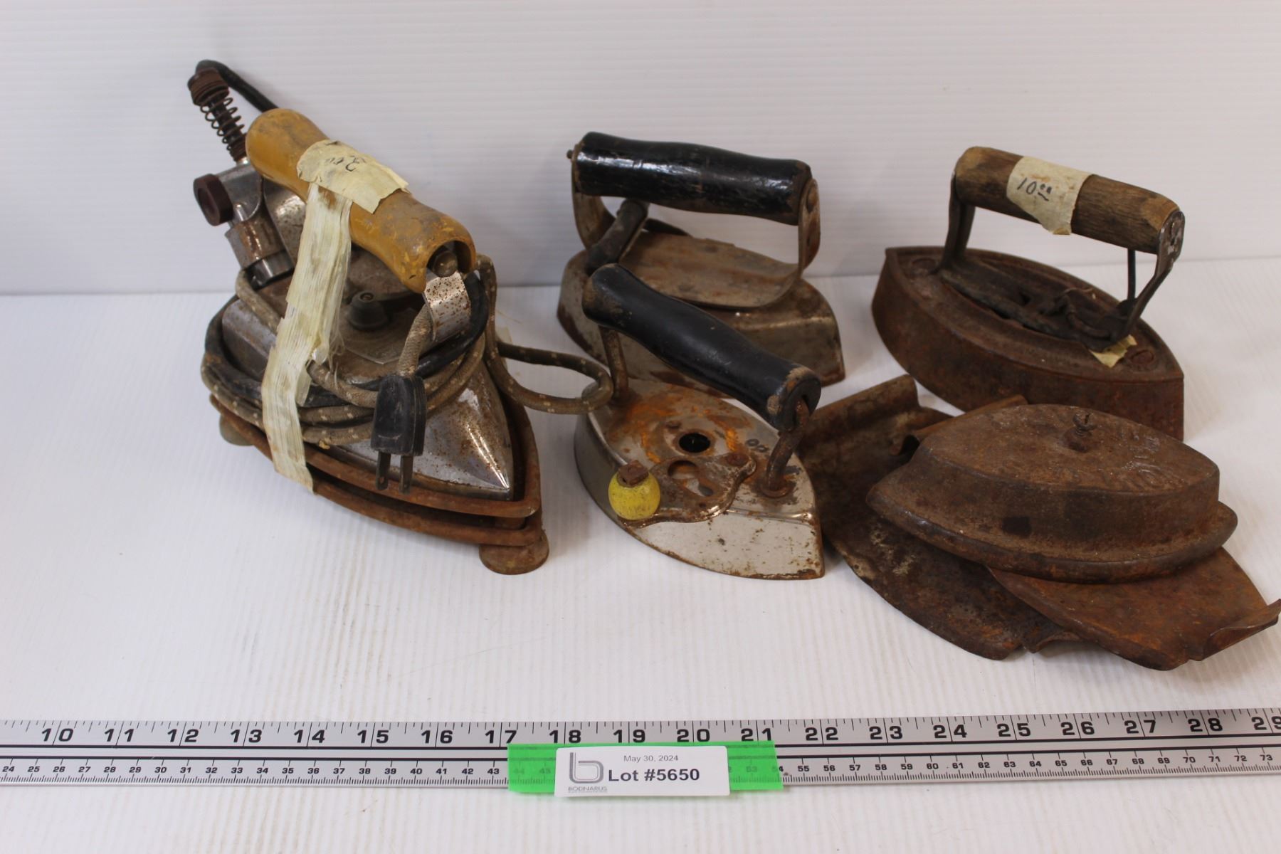 6 Vintage Sad Irons And Parts 6-vintage-sad-irons-and-parts