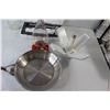 Image 3 : Electric Knife, Hummingbird Feeder, Frying Pan, Misc.