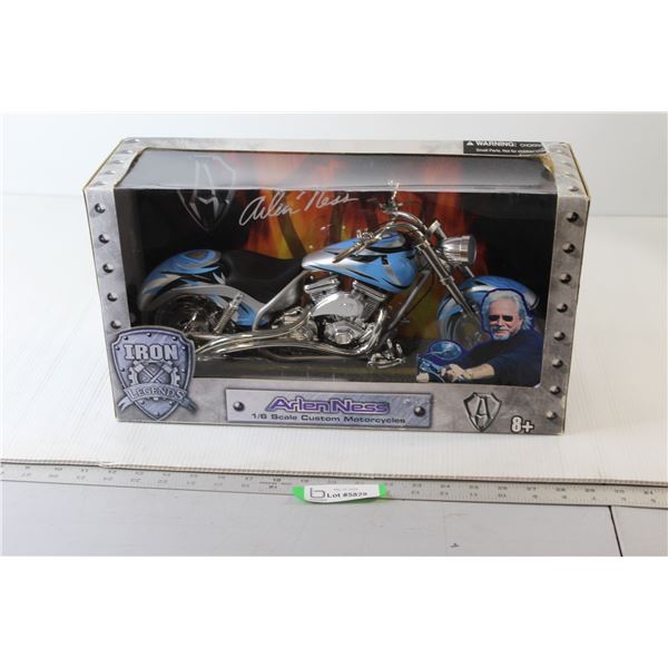 Iron Legends Arlen Ness 1/6 Diecast Motorcycle