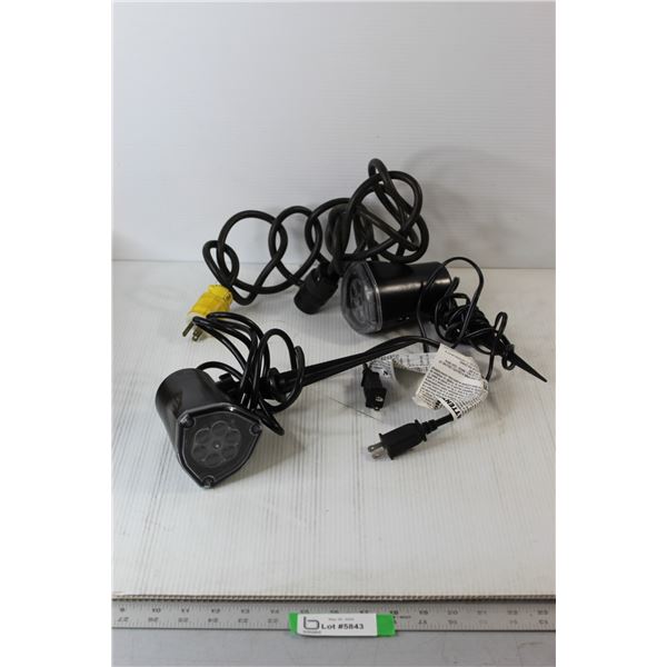 (2) Christmas Outside Garden Lights, Extension Cord - Works