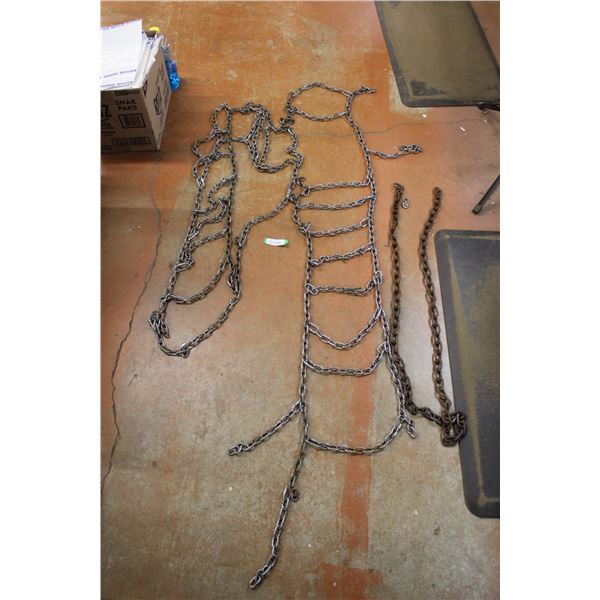 7FT Chain, (2) Tire Chains - Needs Fixing