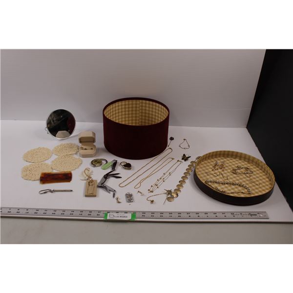 Costume Jewelry (Necklaces, Brooches, Bracelets, Earrings), Round Synthetic Leather Covered Storage 