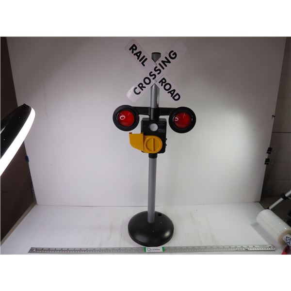 Kids Railway Crossing Sign-Lights Flash but Arm is Missing, works fine-30" Tall