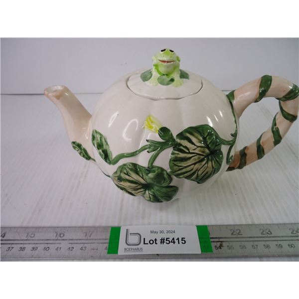 Frog Lilypad Ornamental Teapot