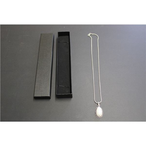 Sterling Silver Rope Chain (18") with Moonstone Pendant