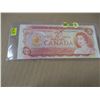 Image 1 : 1974 MULTI COLORED POKER HAND SERIAL NUMBER $2 BILL