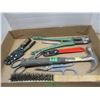 Image 1 : ESTATE:  FLAT C/W ASSORTED TOOLS