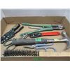 Image 2 : ESTATE:  FLAT C/W ASSORTED TOOLS