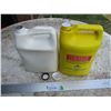 Image 1 : (2) 4L Jugs Universal Coolant/Antifreeze