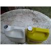Image 3 : (2) 4L Jugs Universal Coolant/Antifreeze