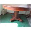 Image 2 : 45" Diameter Round Oak Table