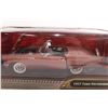 Image 2 : Road Signature 1957 Ford Thunderbird Die Cast - 1/18