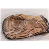 Image 4 : Topps Chapter Member Sports Cards, Baseball Glove Oven Mitt