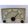 Image 2 : Fleetwood Made in Canada 1950's Tube Radio - Powers on With Sound