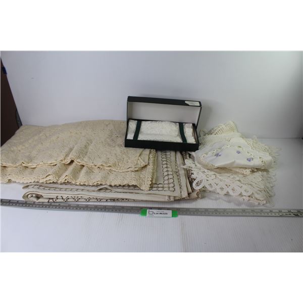 Cloth Table Cloth - Doilies - Place Mats