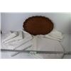 Image 1 : (3) Cloth Table Clothes - Cloth Place Mats - Plastic Tray
