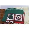 Image 2 : (2) Round Table Clothes - Cloth Napkins - Cloth Place Mats