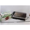 Food Saver Vacuum Sealer - Powers On - Comes with Extra Sealer Bags - AS IS