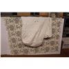 Image 1 : Frilled Blanket (66" x 50") - Mattress Cover (56" x 52" - yellowed)