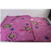 Image 4 : (2) Throw Blankets (58" x 48") - (40" x 58") - Cloth Bag