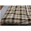 Image 2 : Comforter (86" x 63")