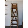 Image 2 : ** Wooden 5-Step Ladder