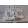 Image 1 : (19) Corelle Dishes: 8 - 11" Plates; 8 - 9" Plates & 3 - Coffee Mugs