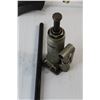 Image 4 : Light Fixture, Hydraulic Bottle Jack
