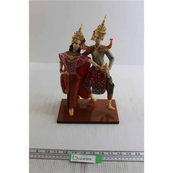 (2) Dancing Asian Dolls