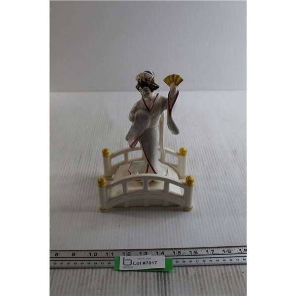 Porcelain Asian Decoration