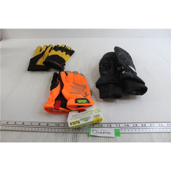 (2) Work Gloves, Mitts