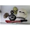 Image 1 : (4) Masks - Black Skull - Plastic Toy Machete