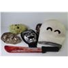 Image 6 : (4) Masks - Black Skull - Plastic Toy Machete