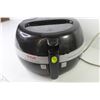 Image 2 : T-Fal Actify Air Fryer (powers on)