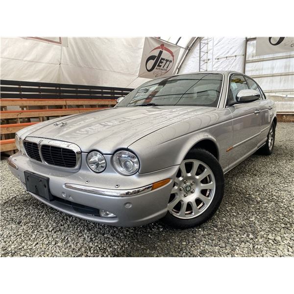 A3 --  2004 JAGUAR XJ8 , Silver, 261091 KM "NO RESERVE"