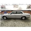 Image 23 : A3 --  2004 JAGUAR XJ8 , Silver, 261091 KM "NO RESERVE"